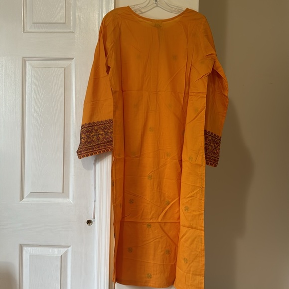 Pakistani/ Indian CHINYERE embroidered Kurta - Picture 7 of 7